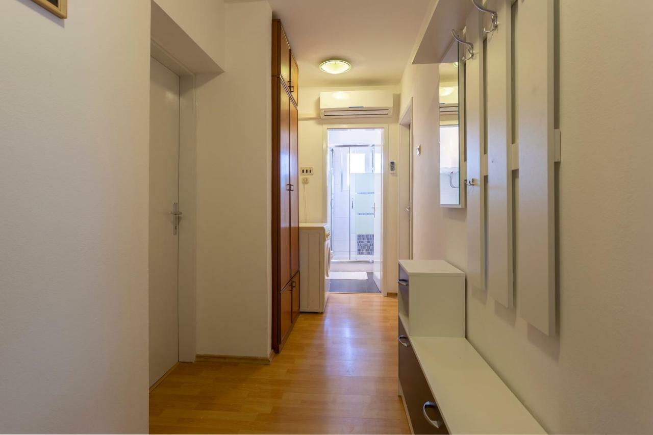 Apartment Anna With Free Private Parking Pula Exterior photo